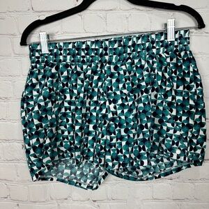 HRNG Women’s green Pull On elastic waist lightweight shorts‎ pockets, sz M, GUC